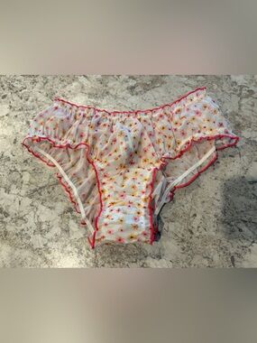 VS PINK WINK Ruffle Cheeky Panty NWT Medium Floral